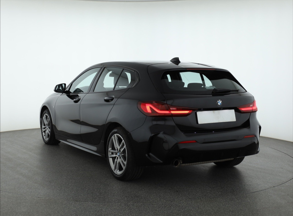 BMW 1 2023 118i 12785km Hatchback