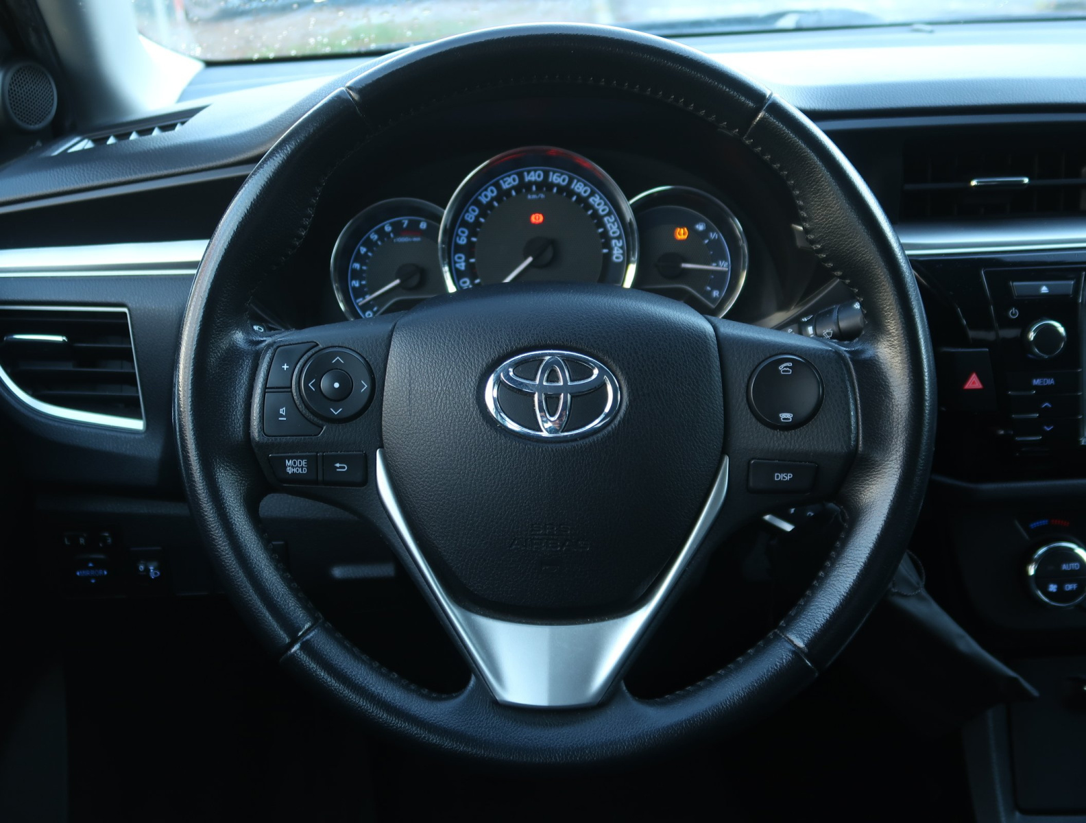 Toyota Corolla 2014 1.6 Valvematic 140633km Sedan