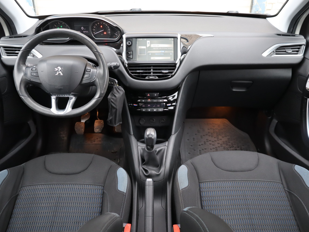 Peugeot 208 2013 1.2 PureTech 110021km Hatchback