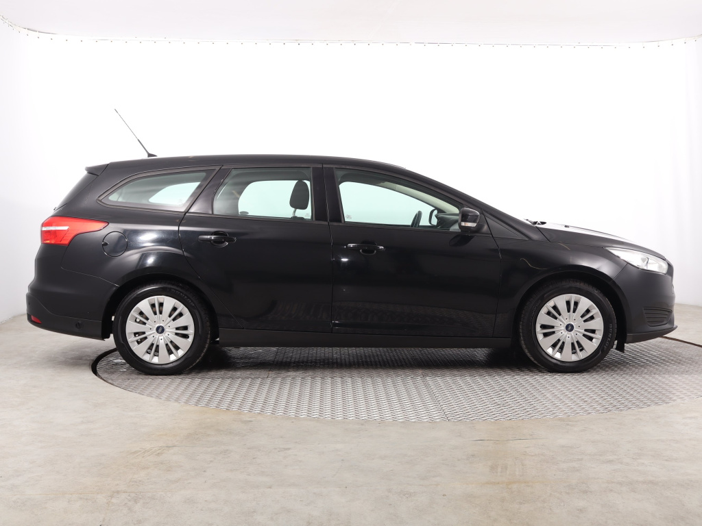 Ford Focus 2015 1.6 i 139173km Kombi