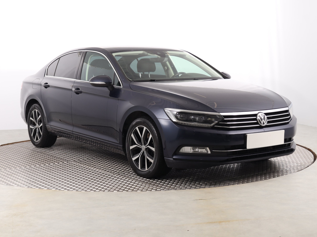 Volkswagen Passat 2017 1.8 TSI 179954km Sedan