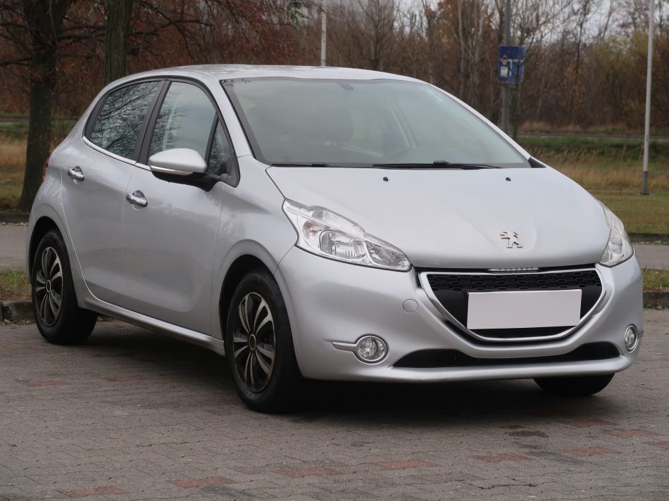 Peugeot 208 - 2013