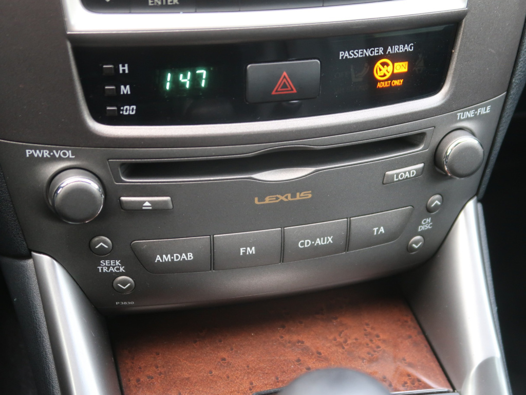 Lexus IS
