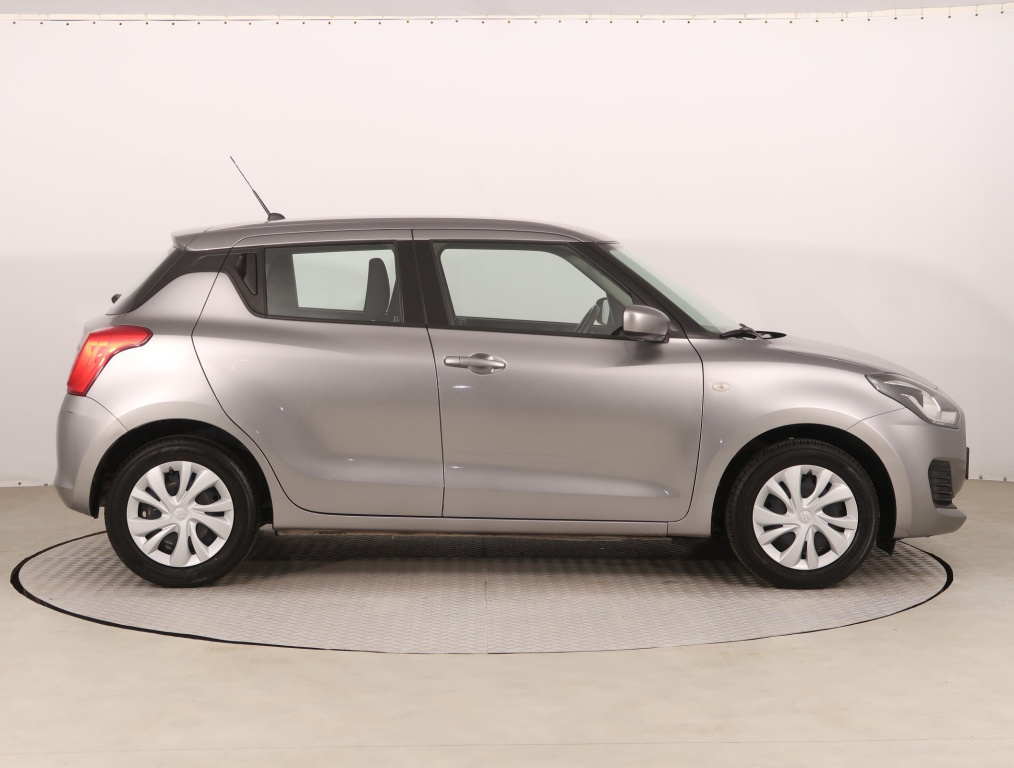 Suzuki Swift 2021 1.2 83815km Hatchback