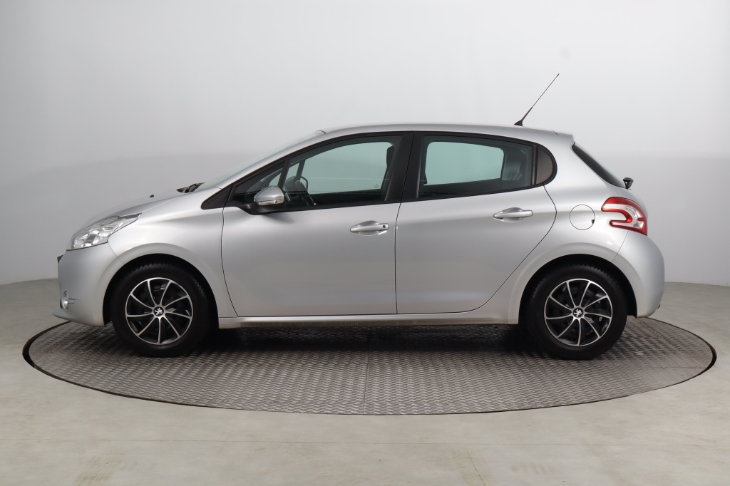 Peugeot 208 2014 1.2 PureTech 88355km ABS