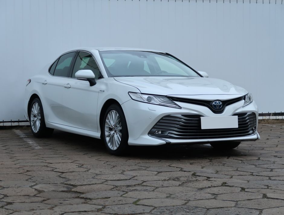 Toyota Camry - 2019