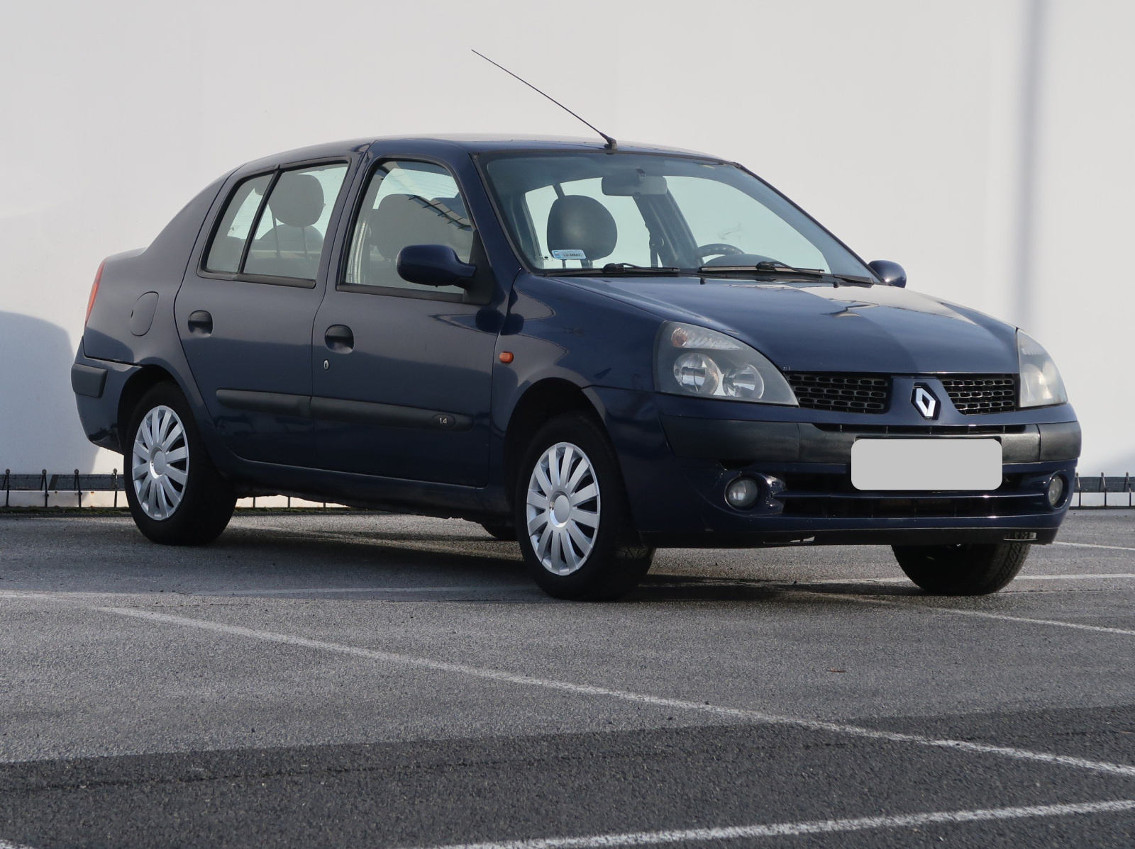 Renault Thalia 2003 1.4 345673km Sedan