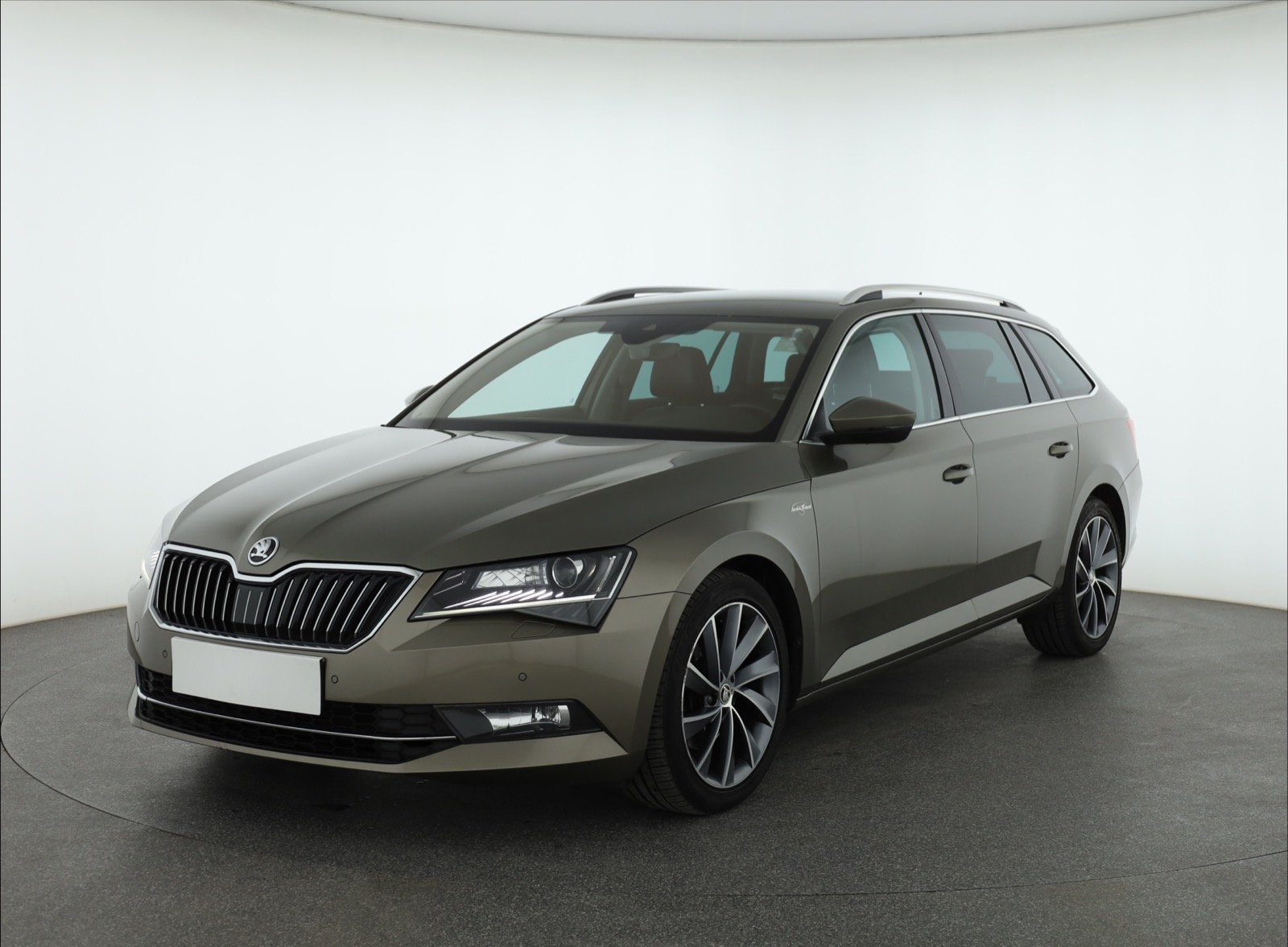 Skoda Superb 2017 2.0 TDI 193611km Kombi