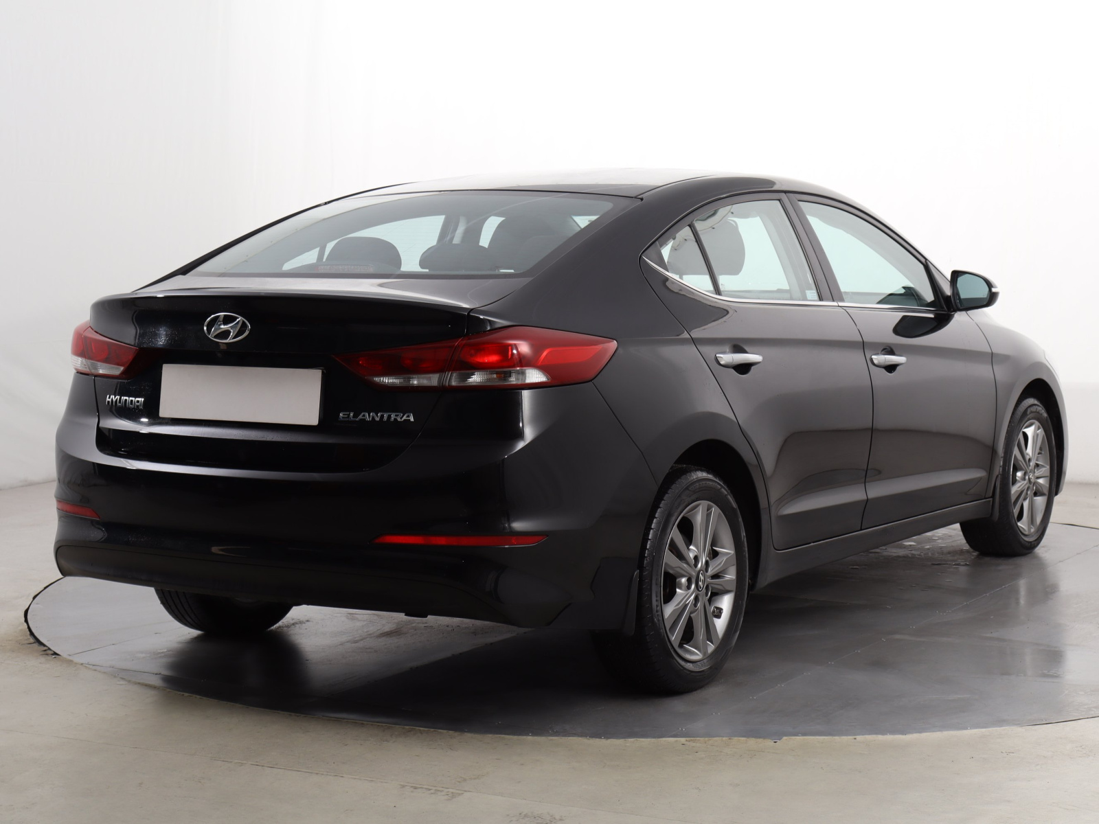 Hyundai Elantra 2016 1.6 CVVT 81049km Sedan