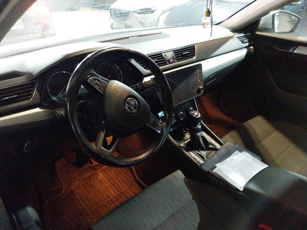 Skoda Superb 2018 1.6 TDI 212412km Kombi