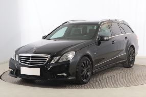 Mercedes-Benz E - 2009