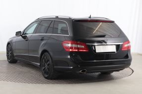 Mercedes-Benz E - 2009