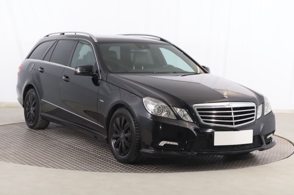 Mercedes-Benz E - 2009