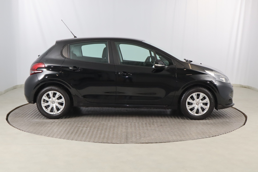 Peugeot 208 2015 1.2 PureTech 110919km Active