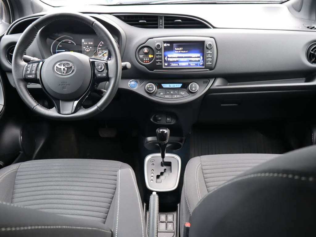 Toyota Yaris 2017 Hybrid 33460km ABS