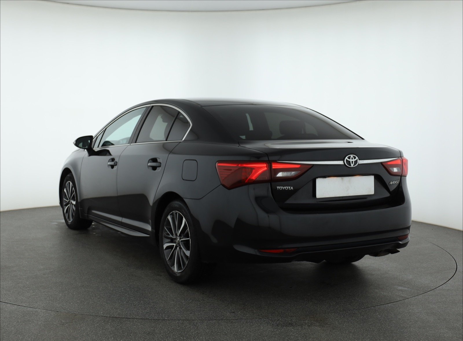 Toyota Avensis 2016 1.8 Valvematic 130934km Sedan