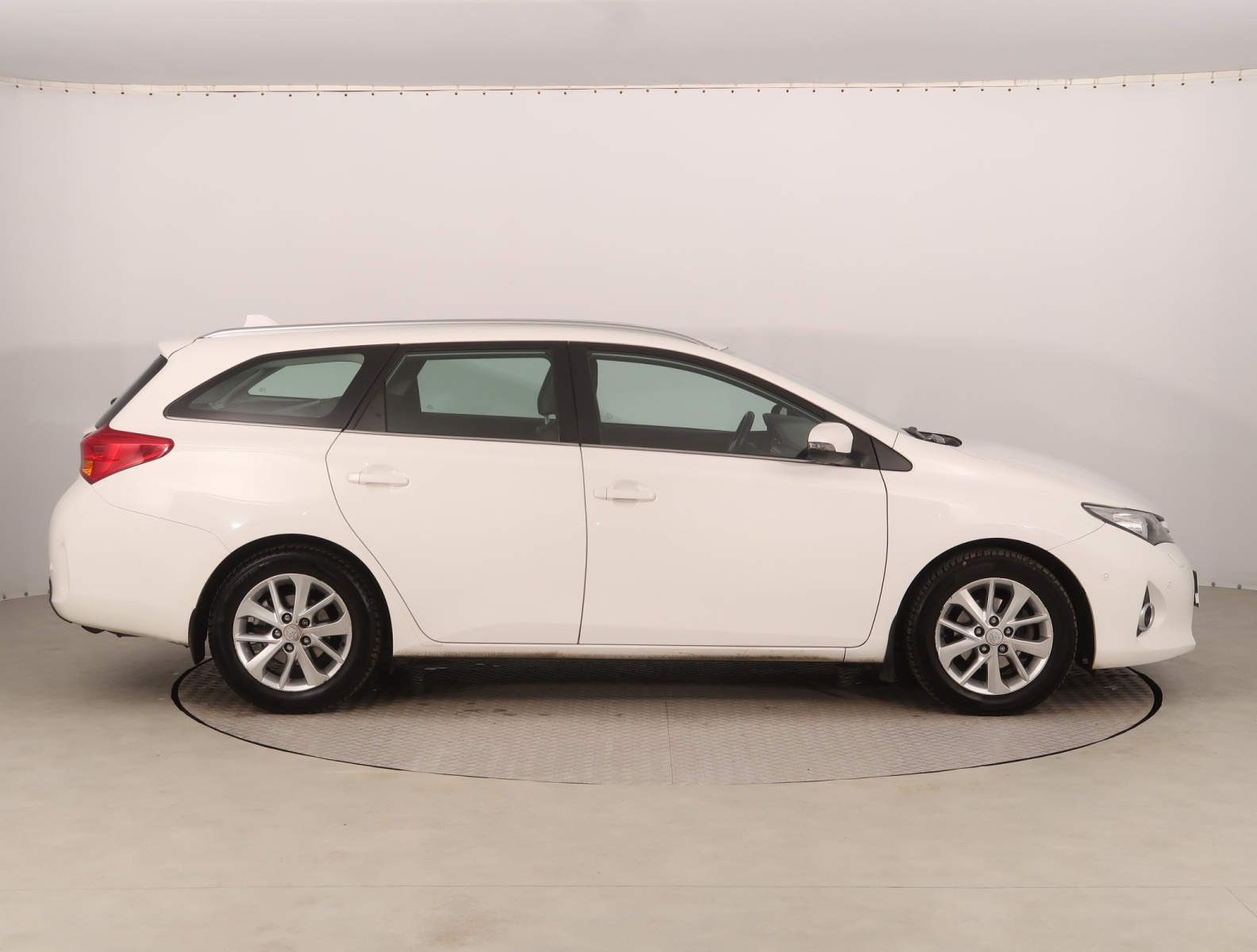 Toyota Auris 2014 1.6 Valvematic 164623km Kombi