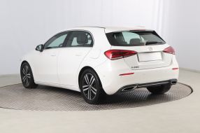 Mercedes-Benz A - 2021