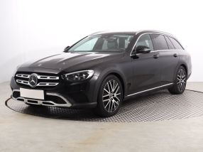 Mercedes-Benz E - 2021