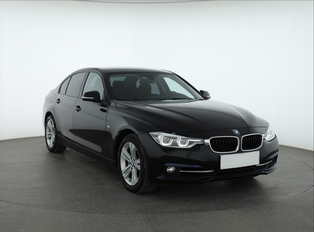 BMW 3 2016 318 i 105259km Sedan