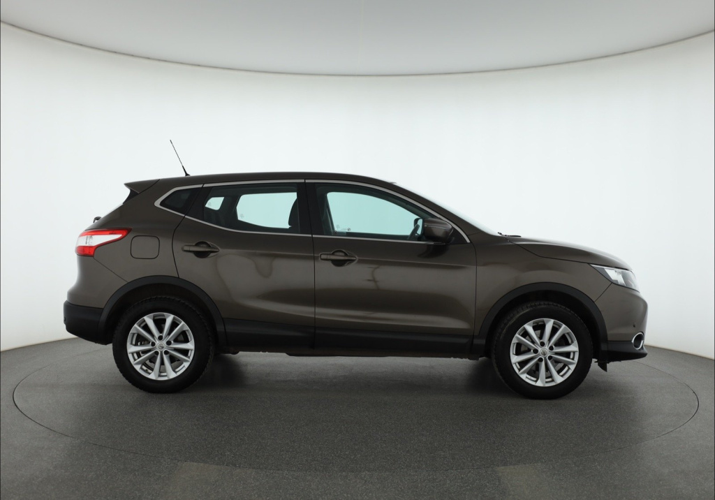 Nissan Qashqai 2015 1.2 DIG