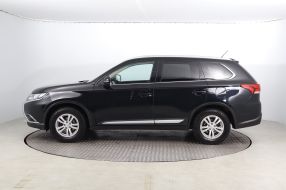 Mitsubishi Outlander - 2016