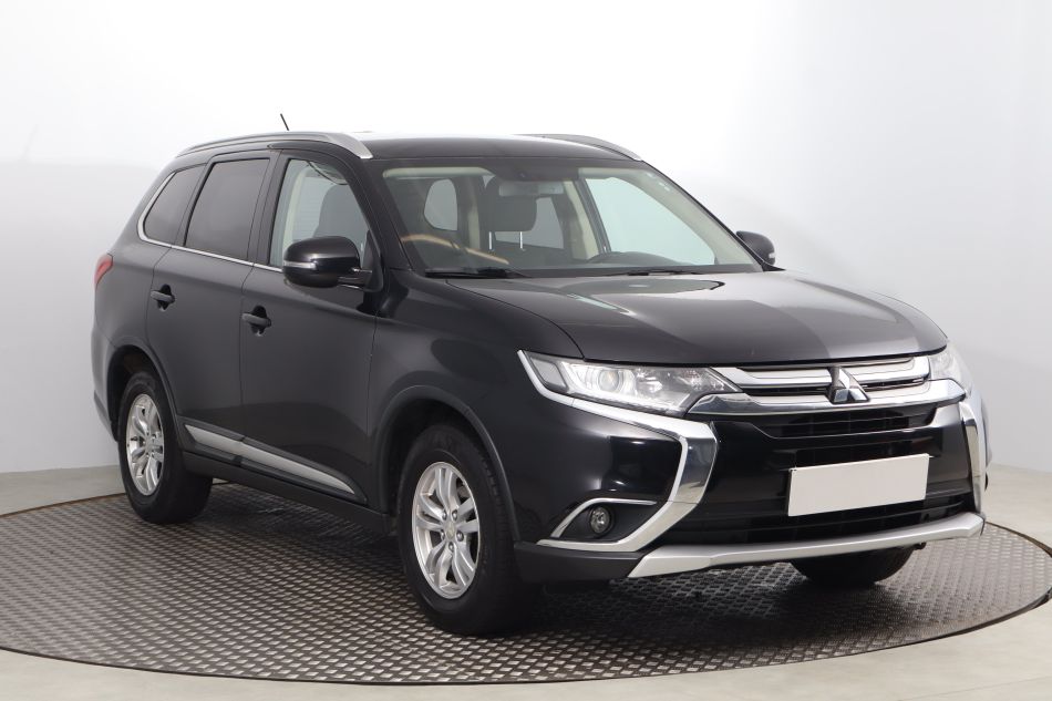 Mitsubishi Outlander - 2016