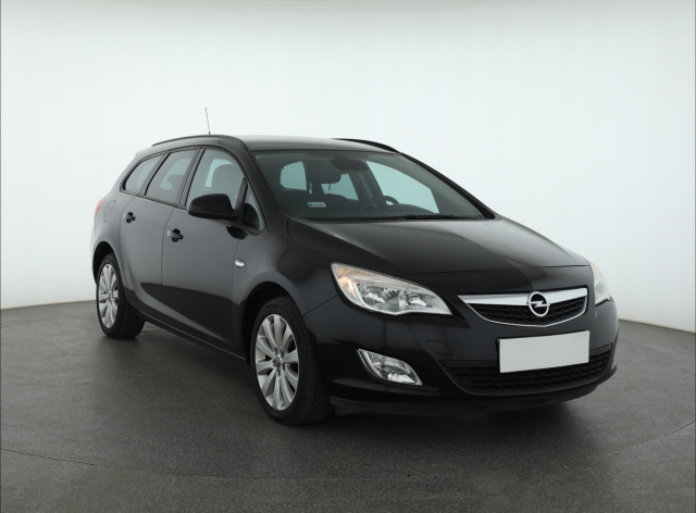Opel Astra 2011