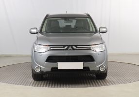 Mitsubishi Outlander - 2013