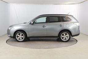 Mitsubishi Outlander - 2013