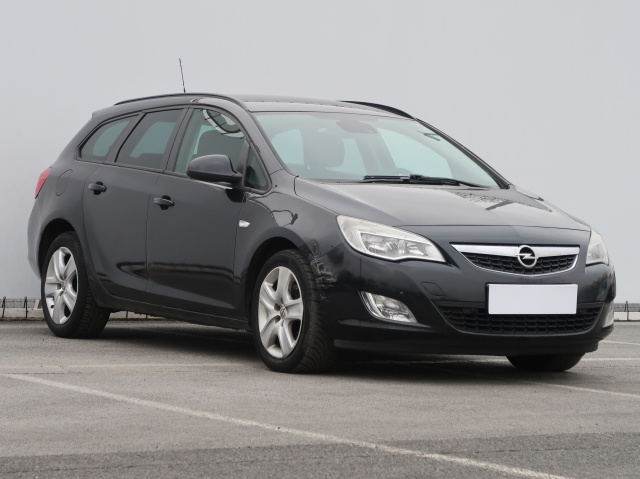 Opel Astra 2012