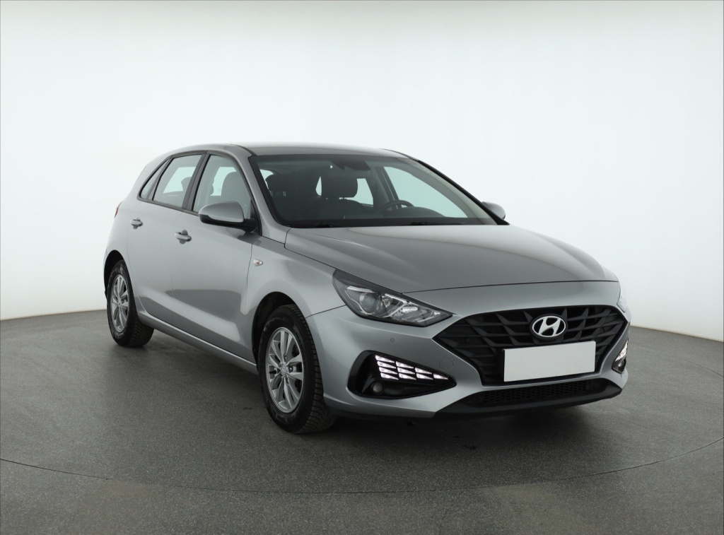 Hyundai i30 2021 1.5 DPI 75805km ABS klimatyzacja manualna