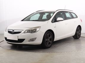 Opel Astra - 2011