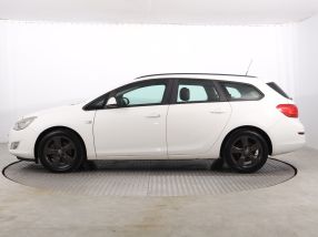 Opel Astra - 2011