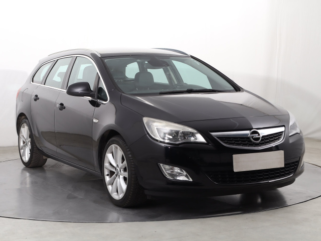 Opel Astra, 2011