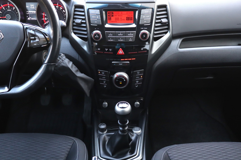 Ssang Yong XLV