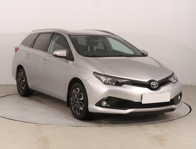 Toyota Auris 2015
