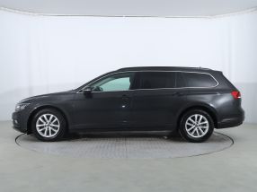 Volkswagen Passat - 2021