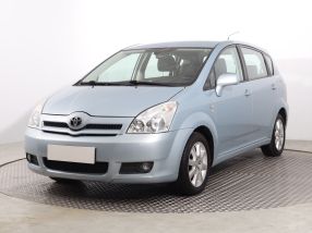Toyota Corolla Verso - 2004