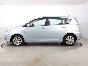 Toyota Corolla Verso - 2004