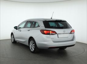 Opel Astra - 2021