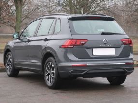 Volkswagen Tiguan - 2021