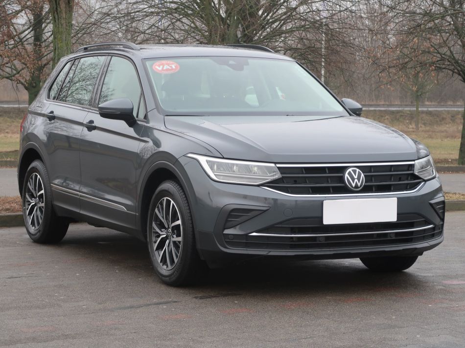Volkswagen Tiguan - 2021