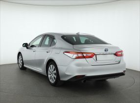 Toyota Camry - 2020