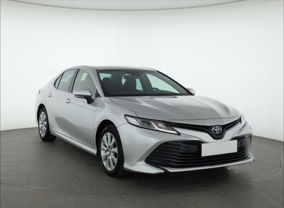 Toyota Camry - 2020