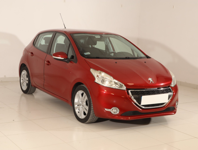 Peugeot 208, 2012