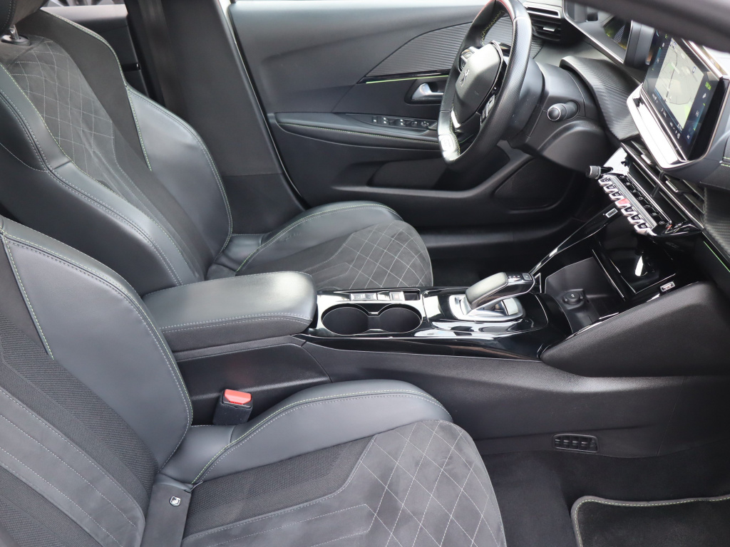 Peugeot e-208