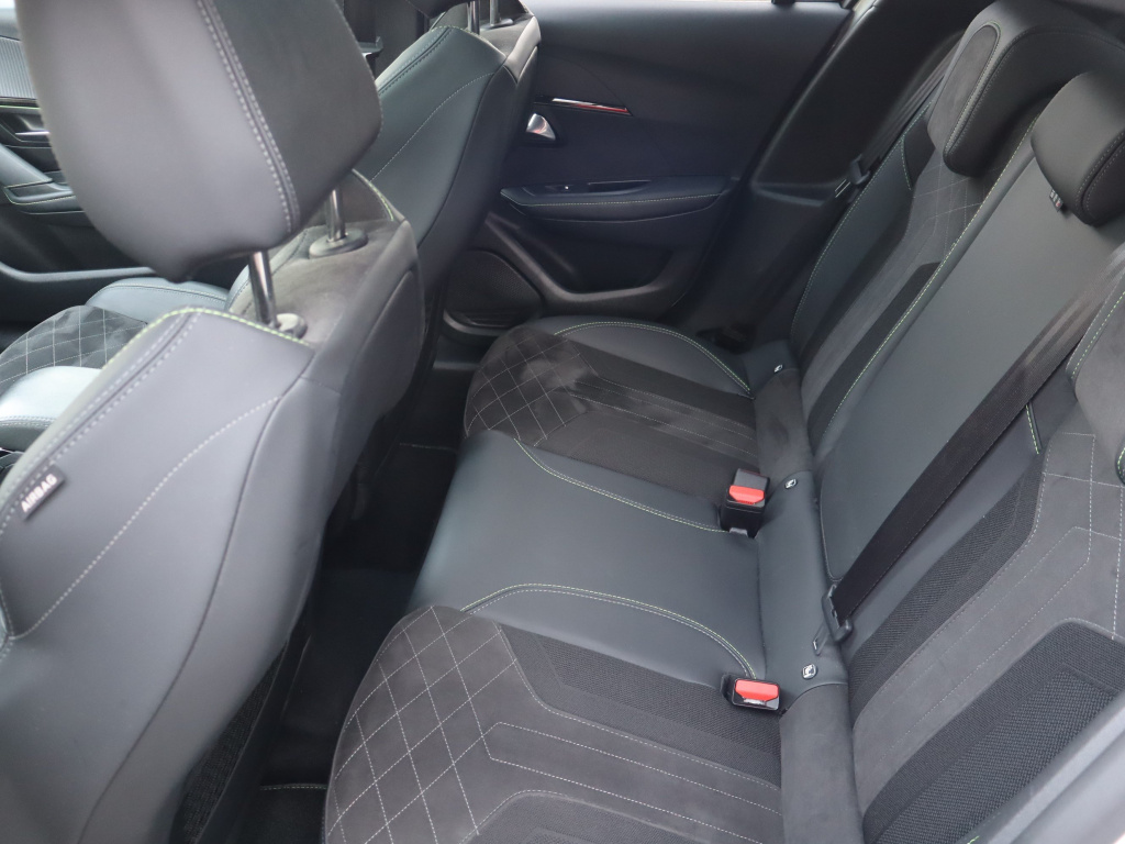 Peugeot e-208