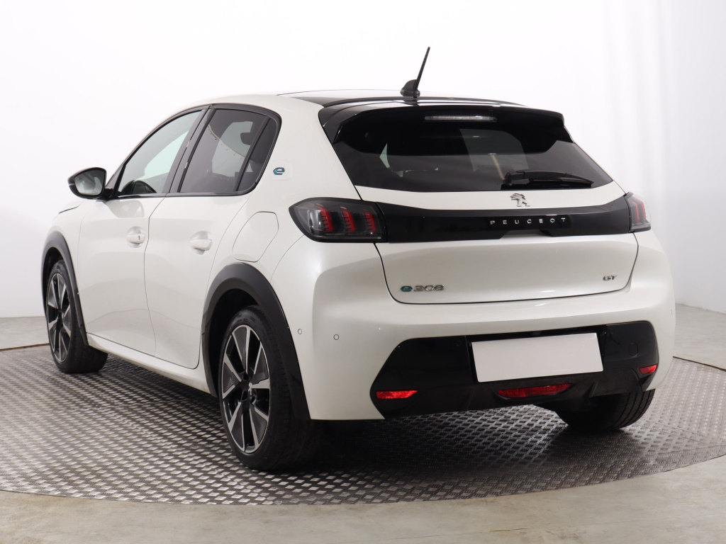 Peugeot e-208