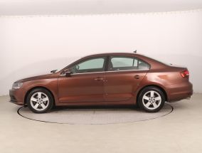 Volkswagen Jetta - 2016